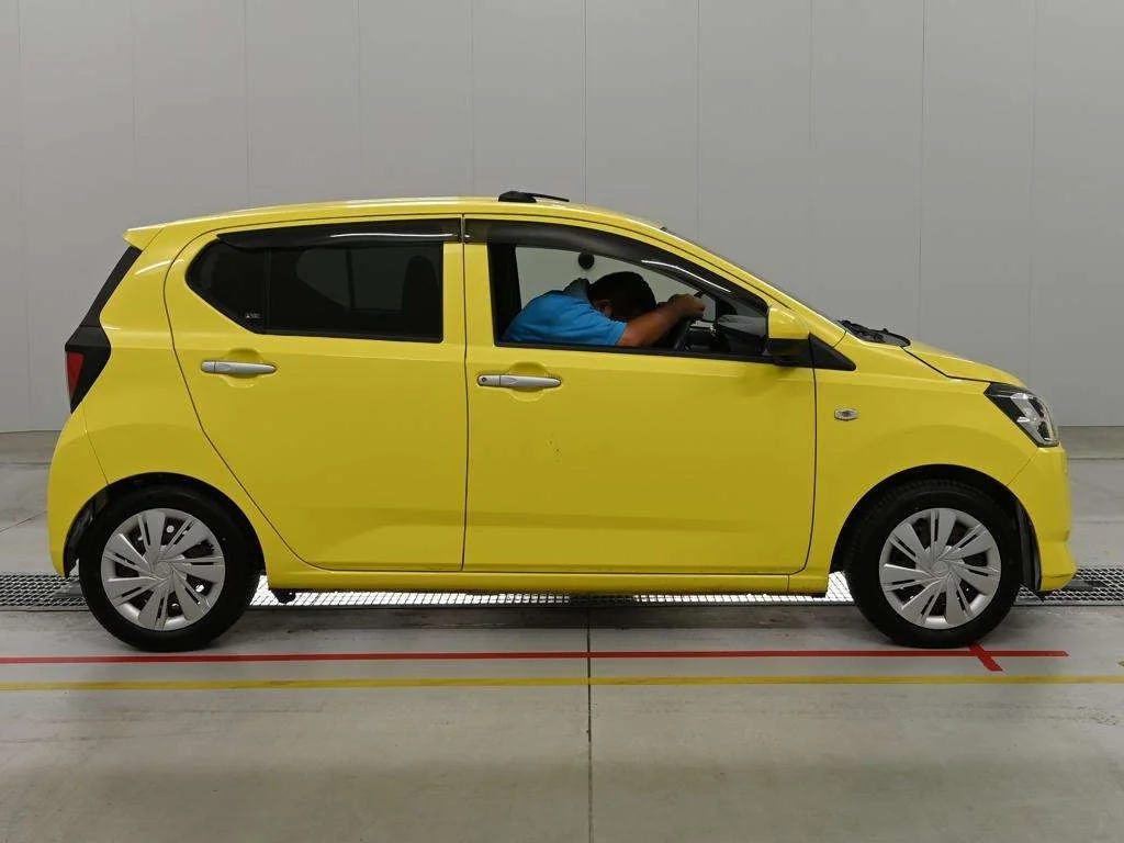 Daihatsu Mira e:S LA350S 2018